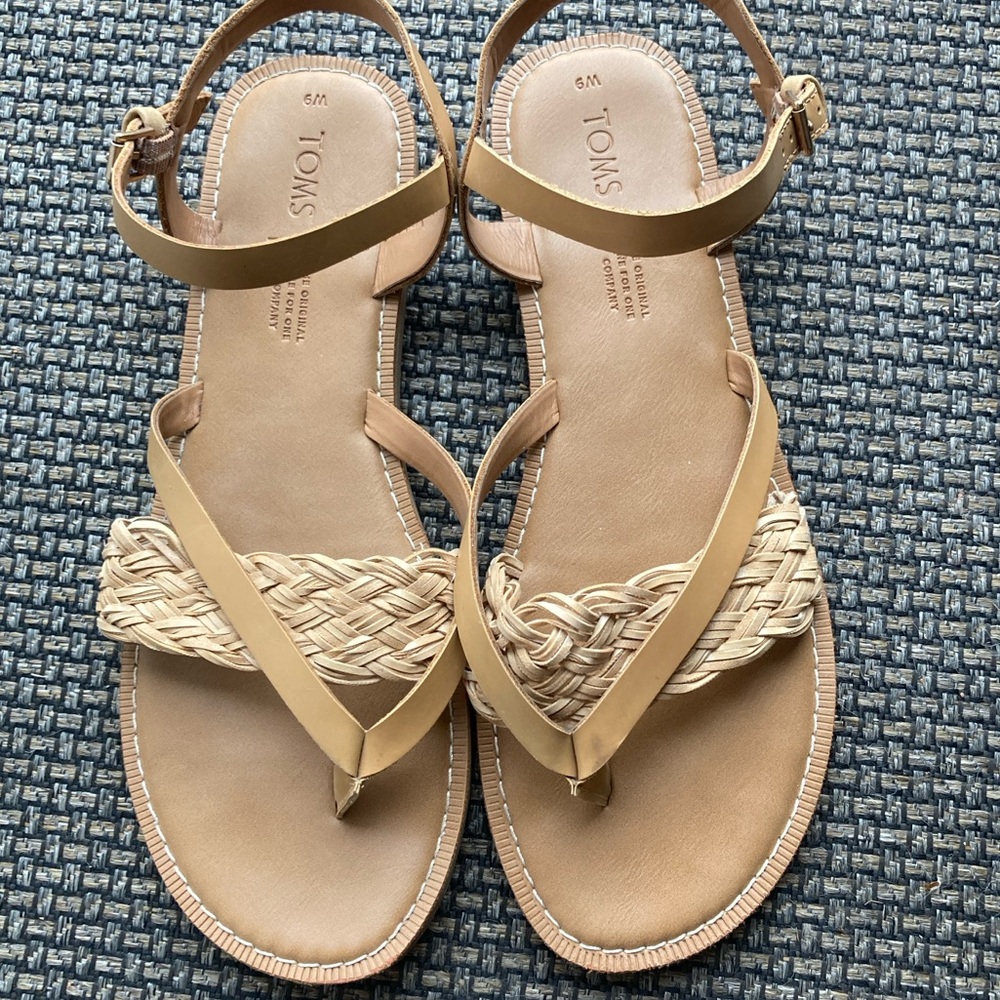 *SOLD* Toms leather sandals